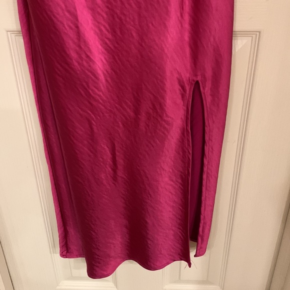 Satin Fuchsia party dress - Picture 3 of 4